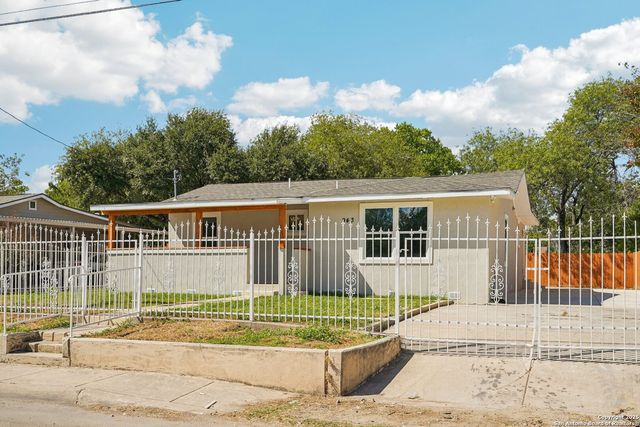 943 San Eduardo, San Antonio, TX 78237