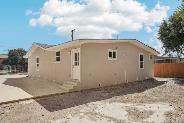 943 San Eduardo, San Antonio, TX 78237