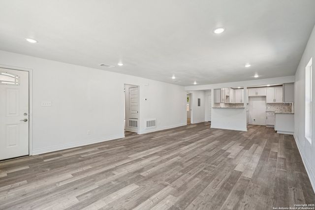 943 San Eduardo, San Antonio, TX 78237