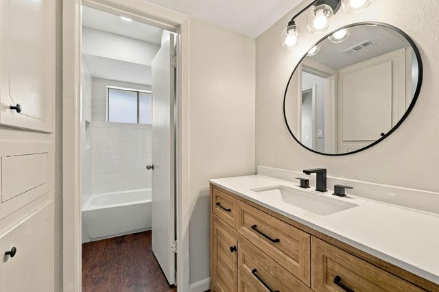 1016 Tri Oaks Lane 51, Houston, TX 77043