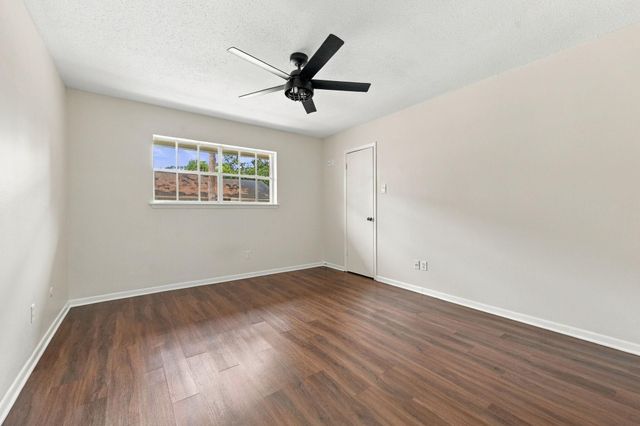 1016 Tri Oaks Lane 51, Houston, TX 77043