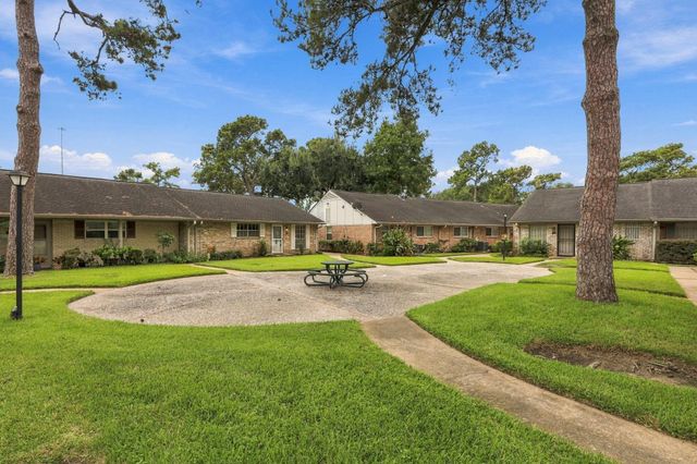 1016 Tri Oaks Lane 51, Houston, TX 77043