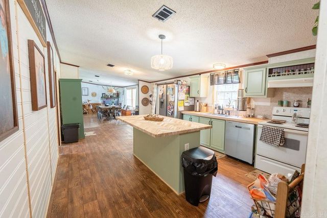 137 Reid Rd, Rose Bud, AR 72137