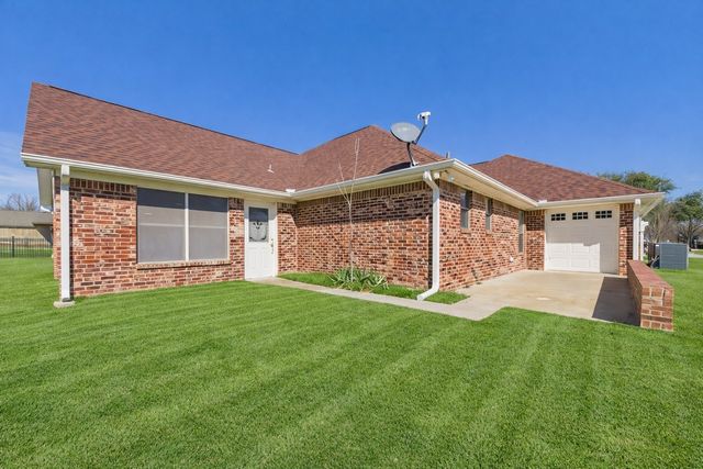 17778 Country Club Dr., Kemp, TX 75143