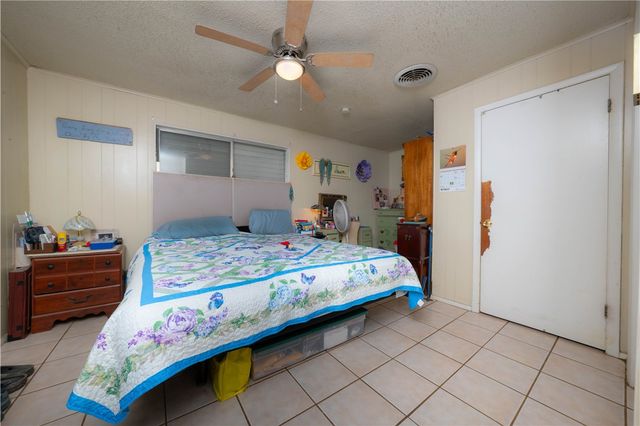 1337 Ray Dr, Corpus Christi, TX 78411