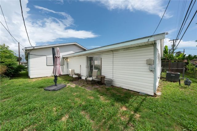 1337 Ray Dr, Corpus Christi, TX 78411