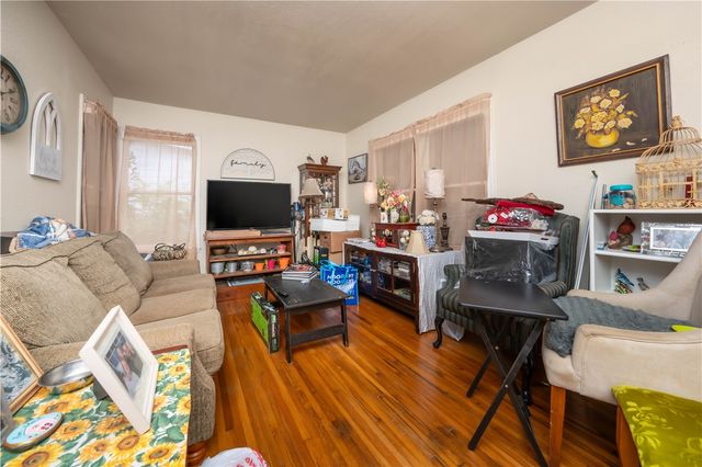 1337 Ray Dr, Corpus Christi, TX 78411