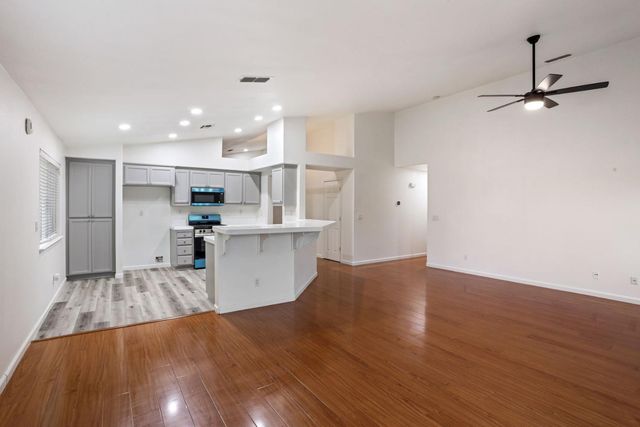 5032 Moorcroft Cir, Stockton, CA 95206