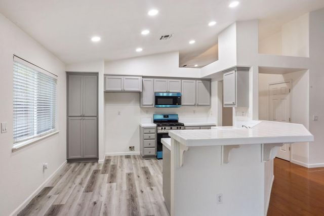 5032 Moorcroft Cir, Stockton, CA 95206