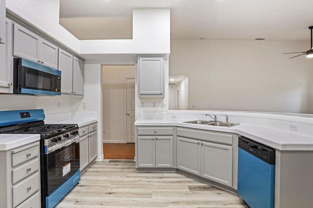 5032 Moorcroft Cir, Stockton, CA 95206