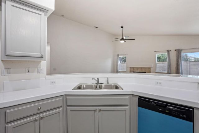 5032 Moorcroft Cir, Stockton, CA 95206