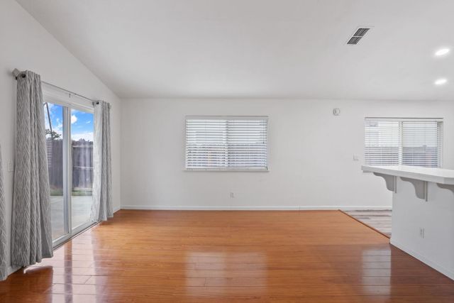 5032 Moorcroft Cir, Stockton, CA 95206