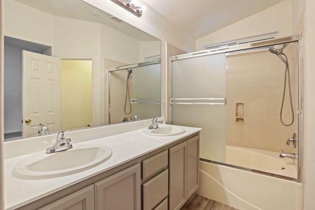 5032 Moorcroft Cir, Stockton, CA 95206