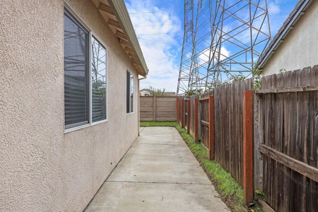 5032 Moorcroft Cir, Stockton, CA 95206