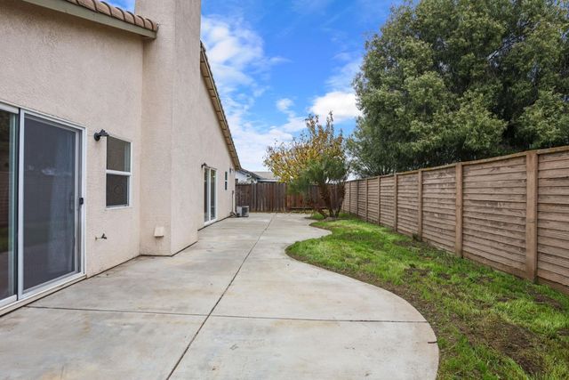 5032 Moorcroft Cir, Stockton, CA 95206