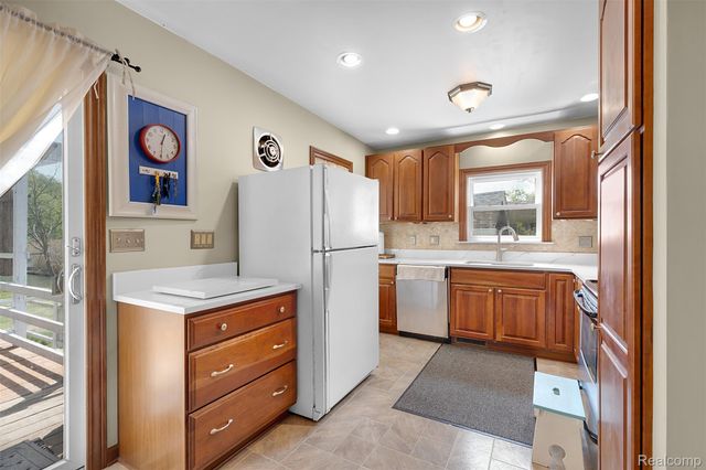 22827 Meridian Road, Grosse Ile Township, MI 48138