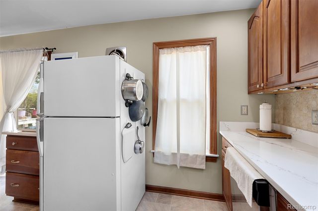22827 Meridian Road, Grosse Ile Township, MI 48138