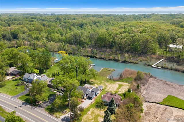 22827 Meridian Road, Grosse Ile Township, MI 48138