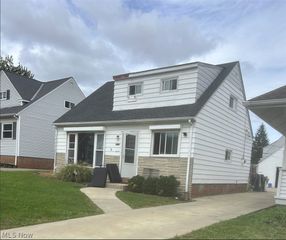 7514 Manhattan Avenue, Parma, OH 44129