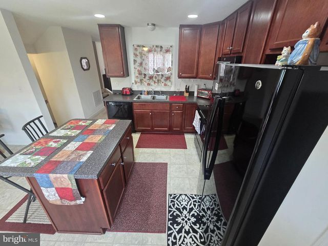 23 PRIVATE CT, Bunker Hill, WV 25413