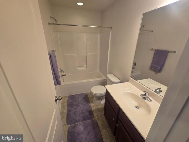 23 PRIVATE CT, Bunker Hill, WV 25413