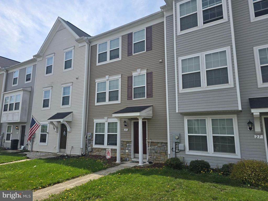 23 PRIVATE CT, Bunker Hill, WV 25413