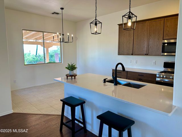 13056 N Pier Mountain Road, Marana, AZ 85658