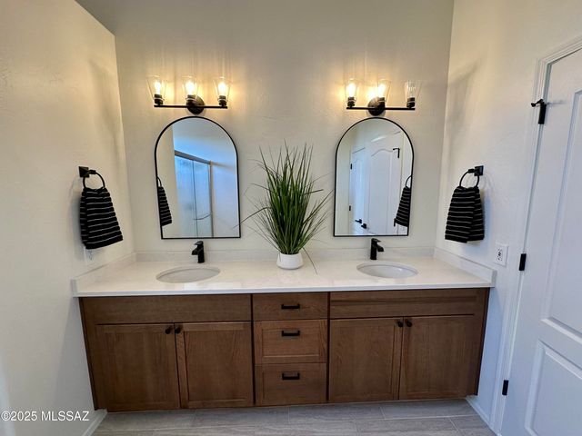 13056 N Pier Mountain Road, Marana, AZ 85658