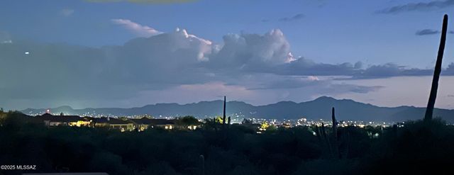 13056 N Pier Mountain Road, Marana, AZ 85658