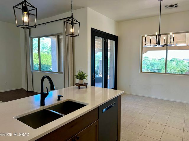 13056 N Pier Mountain Road, Marana, AZ 85658