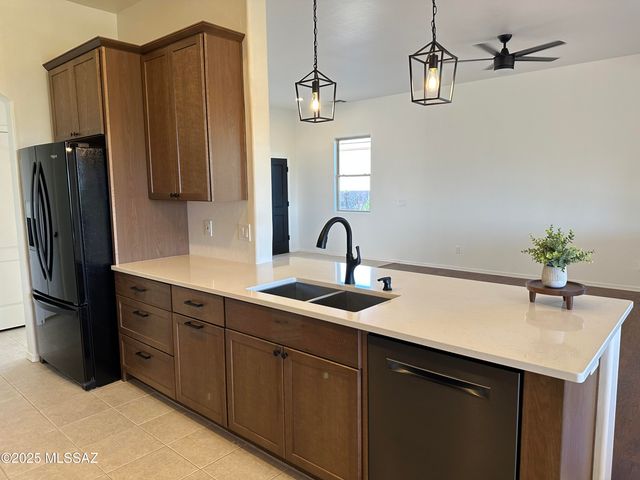 13056 N Pier Mountain Road, Marana, AZ 85658