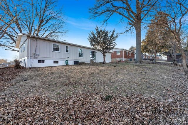 3515 Saint Catherine Street, Florissant, MO 63033