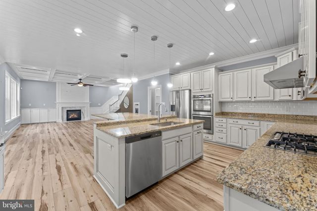 13826 ESTATE MANOR DR, Gainesville, VA 20155