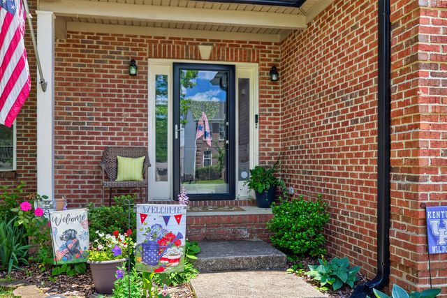 2252 Blackmoor Park Lane, Lexington, KY 40509