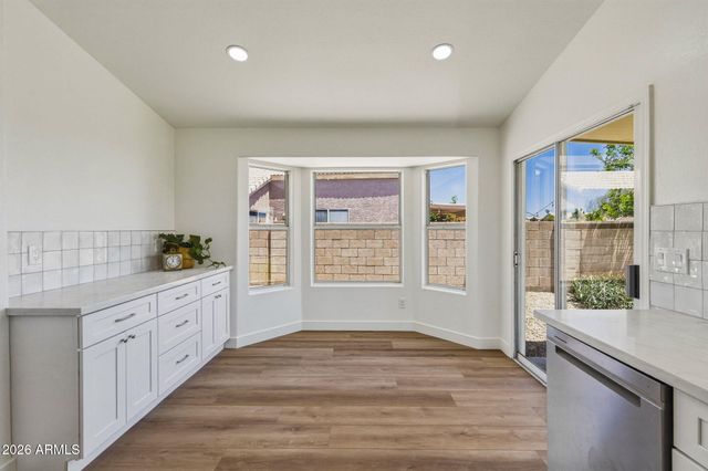 4705 E DESERT WIND Drive, Phoenix, AZ 85044