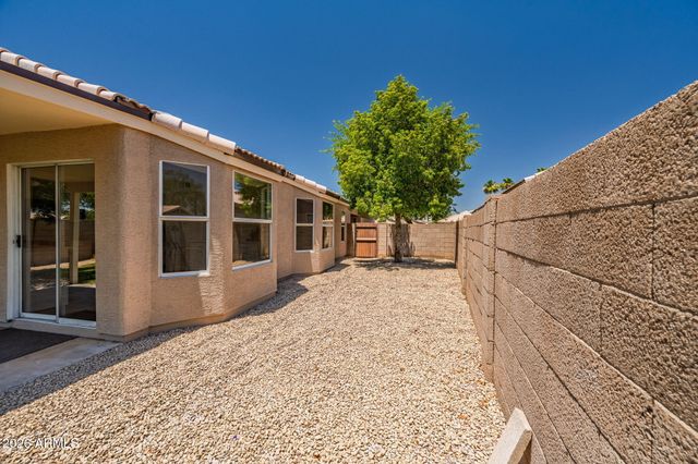4705 E DESERT WIND Drive, Phoenix, AZ 85044