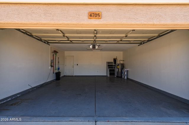 4705 E DESERT WIND Drive, Phoenix, AZ 85044