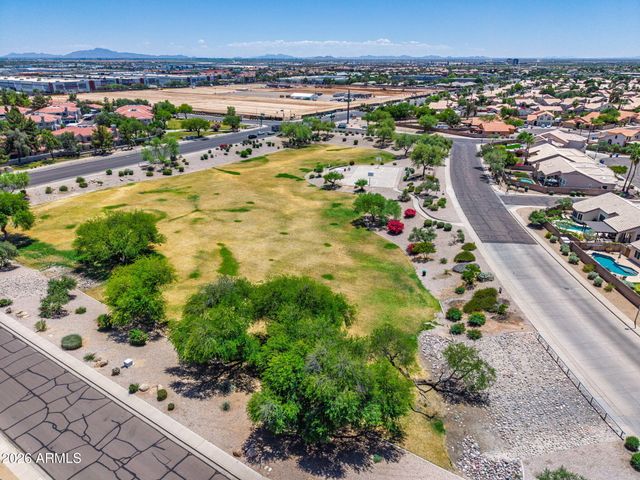 4705 E DESERT WIND Drive, Phoenix, AZ 85044