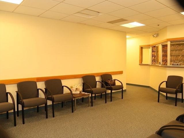 955 Main St 305, Winchester, MA 01890