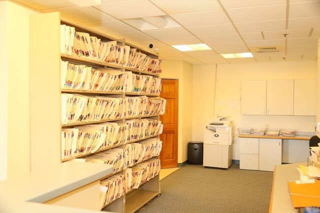 955 Main St 305, Winchester, MA 01890