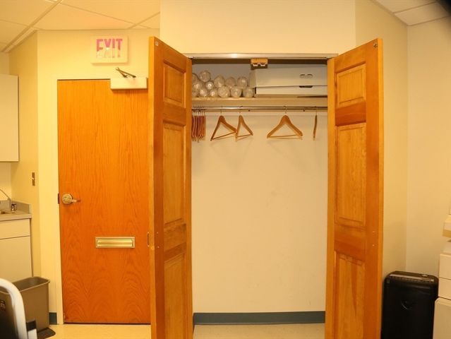 955 Main St 305, Winchester, MA 01890
