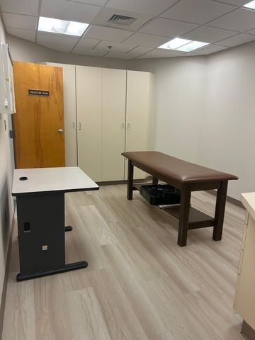 955 Main St 305, Winchester, MA 01890