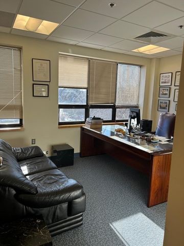 955 Main St 305, Winchester, MA 01890