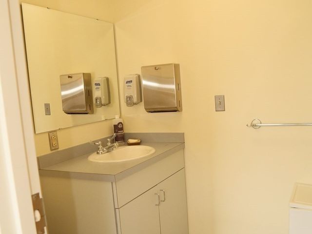 955 Main St 305, Winchester, MA 01890