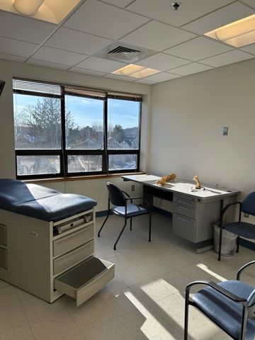 955 Main St 305, Winchester, MA 01890