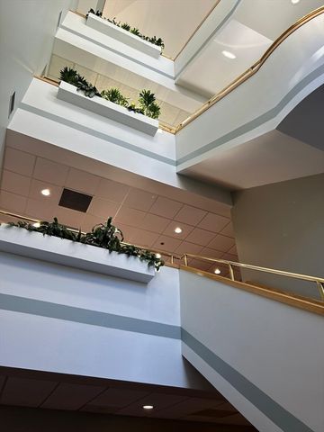 955 Main St 305, Winchester, MA 01890