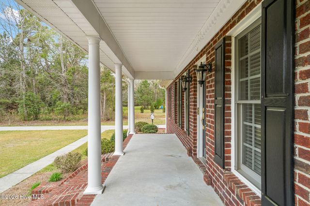 213 Country Club Drive, Wallace, NC 28466