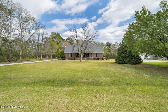 213 Country Club Drive, Wallace, NC 28466