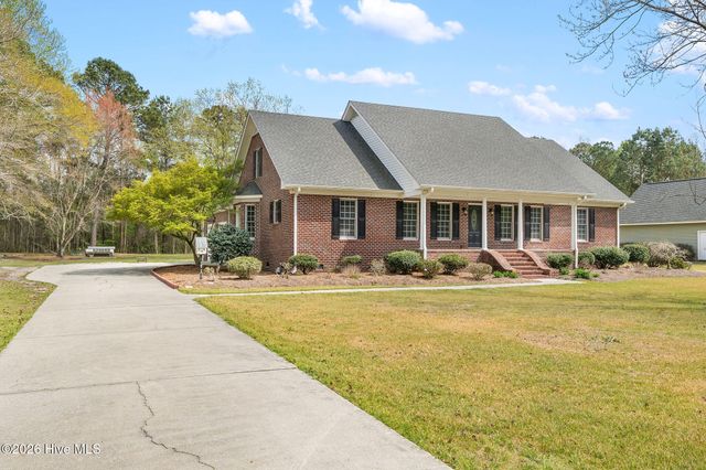 213 Country Club Drive, Wallace, NC 28466