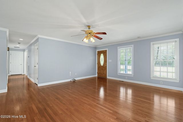 213 Country Club Drive, Wallace, NC 28466